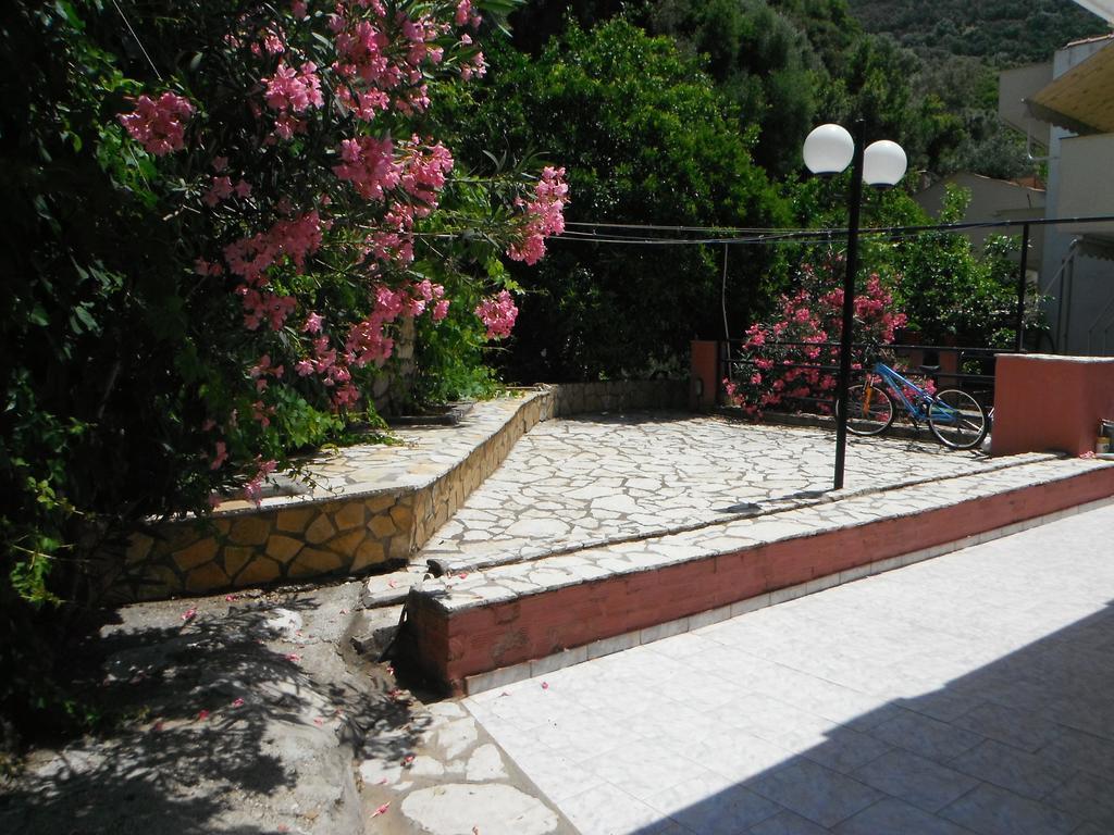 Dimitris Apartments Vasiliki Exterior foto